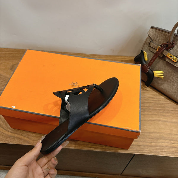 HM Mage Sandal Black in Calfskin 744045