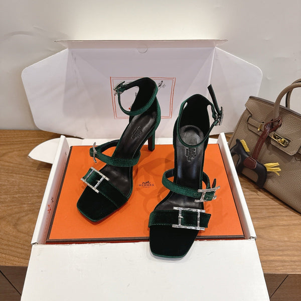 HM Liv Sandal 10.5 Dark Green in Velvet 744074