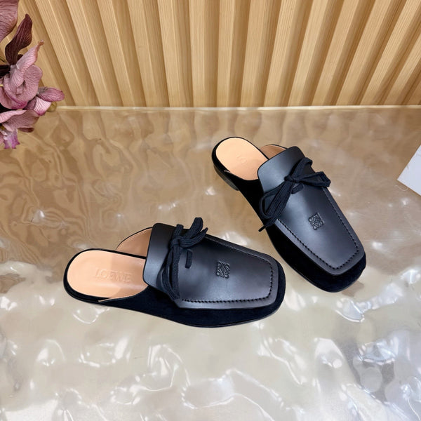 Loew Closed-Toe Slippers Black in Cowhide 749368