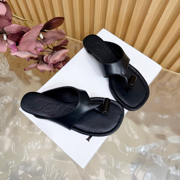 Loew Toggle Sandal Black in Cowhide 749328
