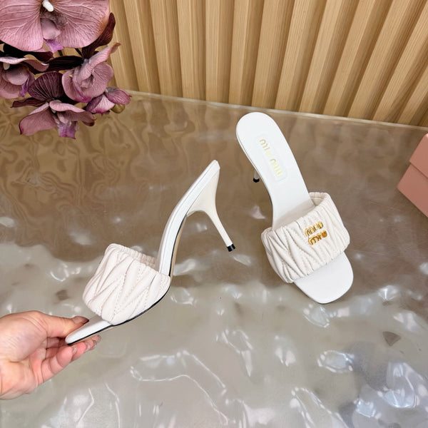 MM Pointed-Toe High Heels 85 White in Sheepskin 749058