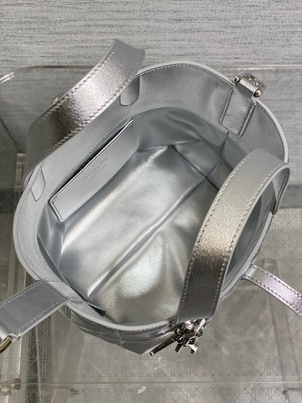 CD Toujours Vertical 18cm Silver in Cowhide 286392