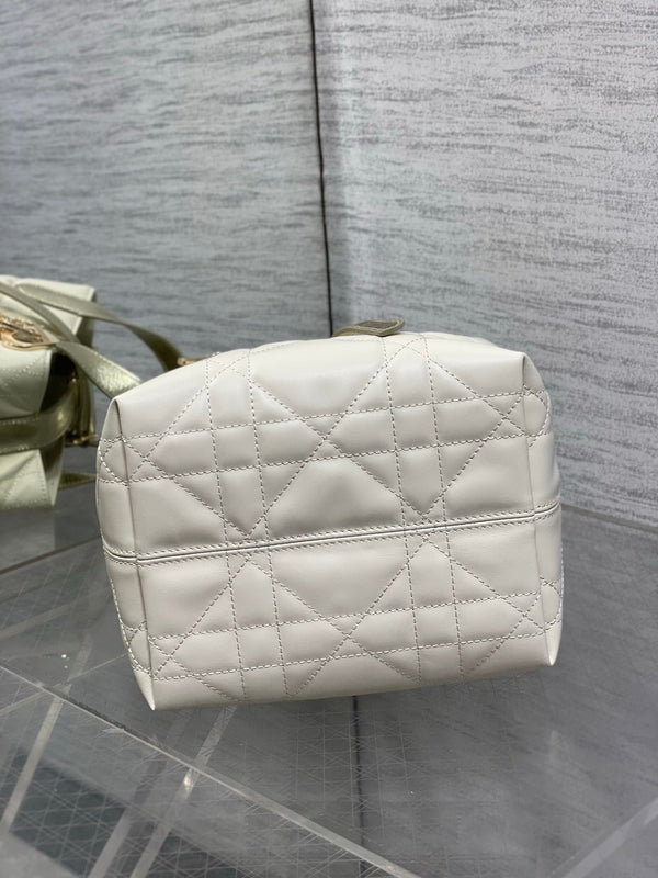 CD Toujours Vertical 18cm White in Cowhide 286396