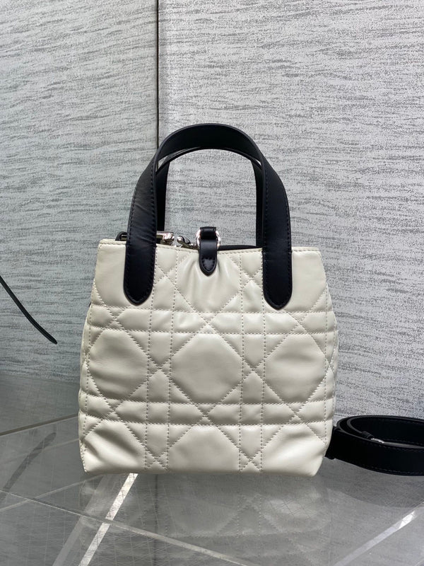 CD Toujours Vertical 18cm White Black in Cowhide 286398