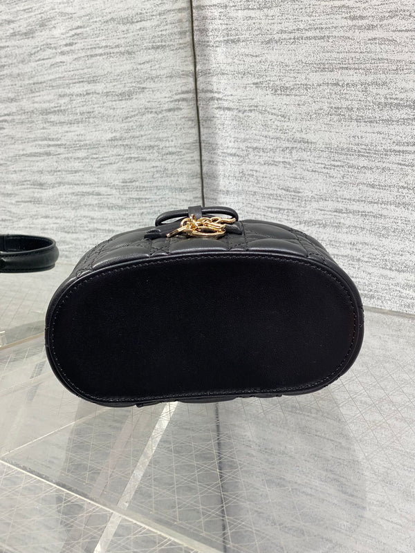 CD Bow-embellished Cosmetic Bag 17.5 Black in Lambskin 286414