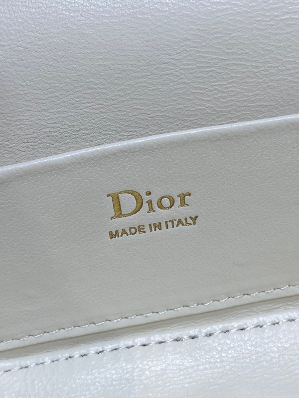CD Bow-embellished Cosmetic Bag 17.5 White in Lambskin 286420