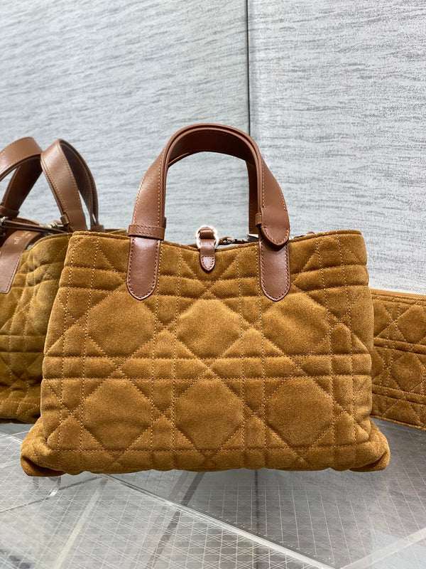 CD Toujours Vertical 28.5cm Brown in Suede 286488