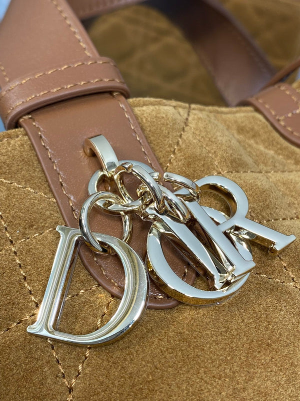 CD Toujours Vertical 23cm Brown in Suede 286491