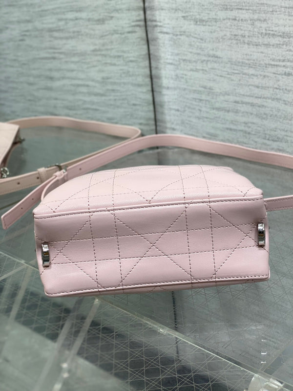 CD 26 Trianon Hobo Chain Bag 21cm Light Pink in Cowhide 286601