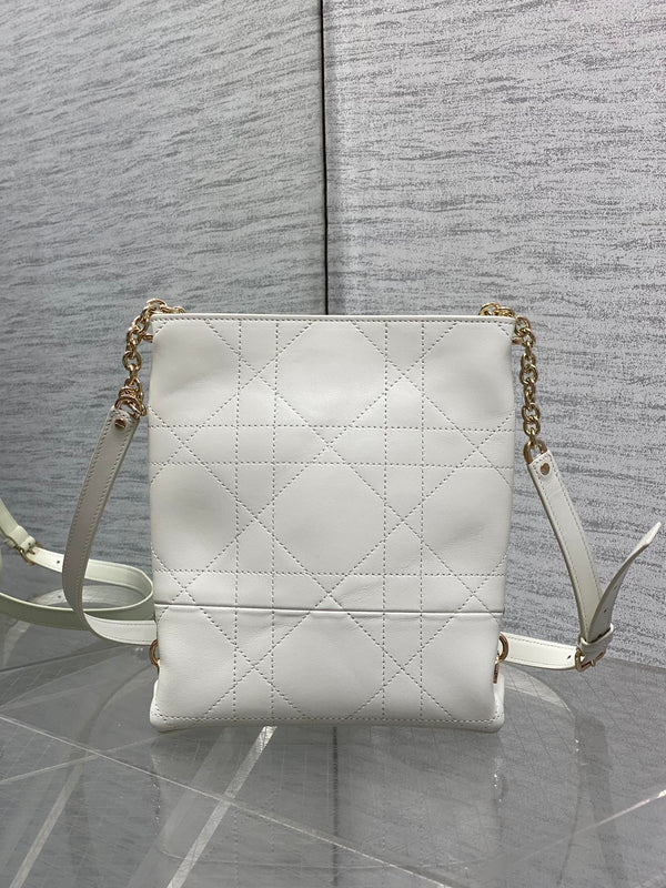 CD 26 Trianon Hobo Chain Bag 21cm White in Cowhide 286606