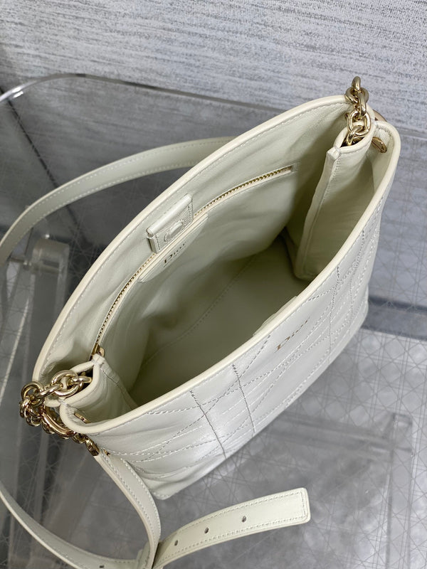 CD 26 Trianon Hobo Chain Bag 21cm White in Cowhide 286606