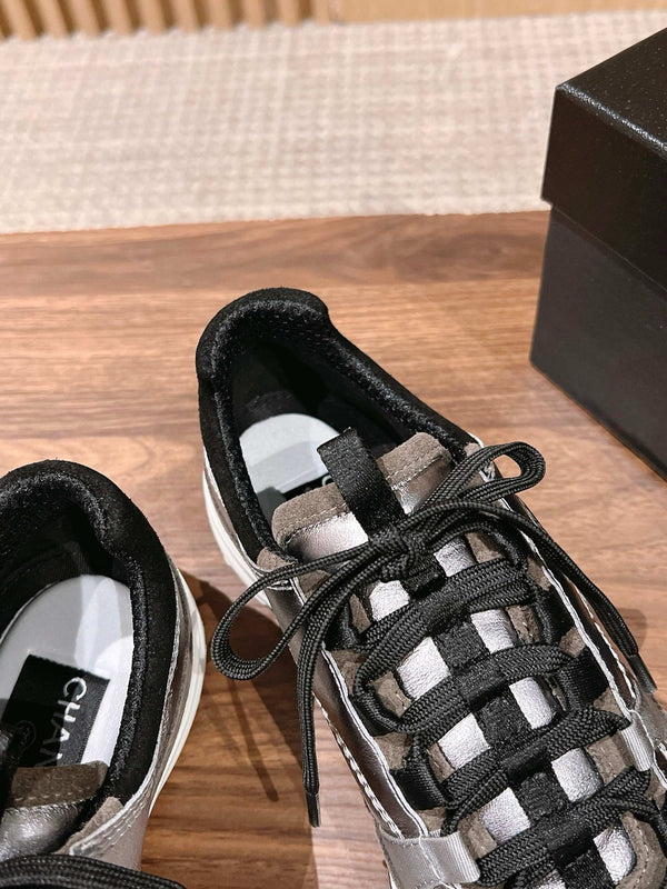 CC Sneaker Silver Metallic Brown in Leather 753925
