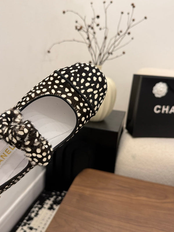 CC 26 Babies à pois noir et blanc en crin de poulain 756091