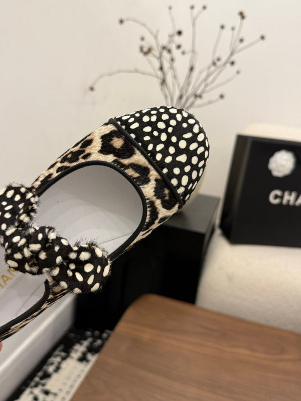 CC 26 Polka Dot Mary Janes Beige en poil de poney 756089