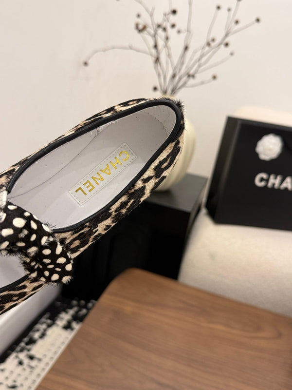 CC 26 Polka Dot Mary Janes Beige en poil de poney 756089