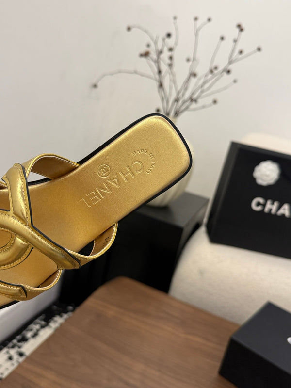 CC 26 Sandal Gold in Cowhide 748529