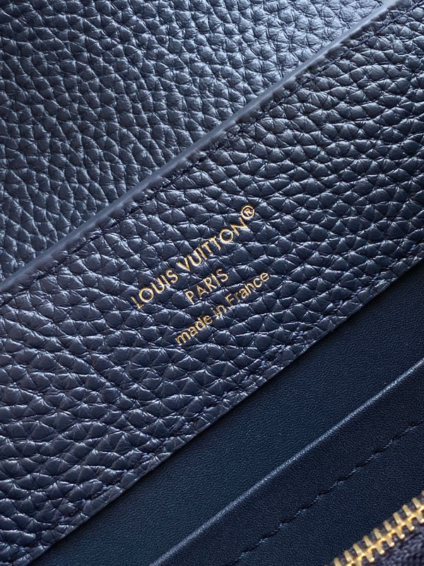 LV Capucines Mini Handbag Navy Blue in Taurillon Calfskin leather 287072