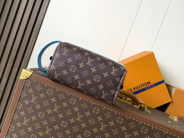 LV Locker Dopp Kit toiletry Bag 23cm Gradient Blue in Monogram Canvas 287017