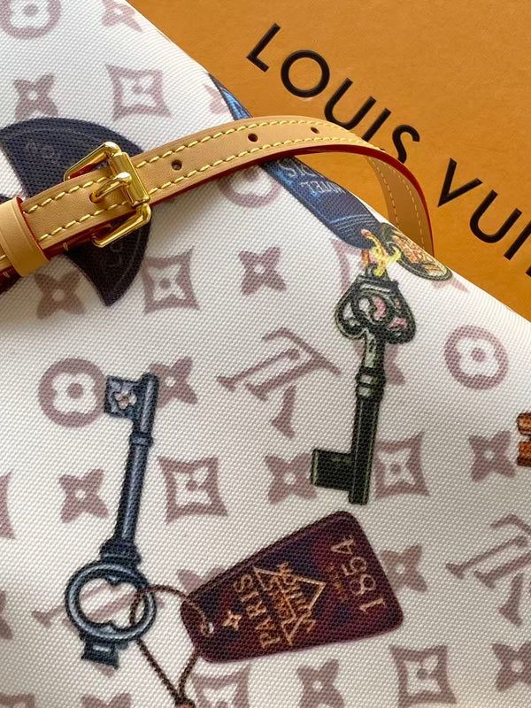 LV Side Trunk Handbag 30cm White in Monogram Canvas 287009