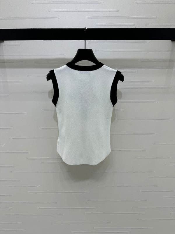 Miu 26 Crew Neck Vest White in Wool 382107