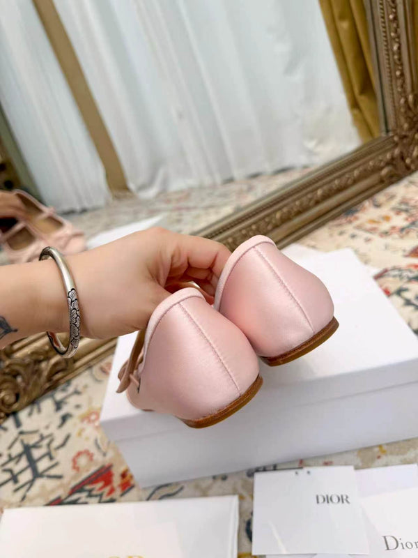 CD Ballerina Flats with a Bow Light Pink in Silk Fabric 771787