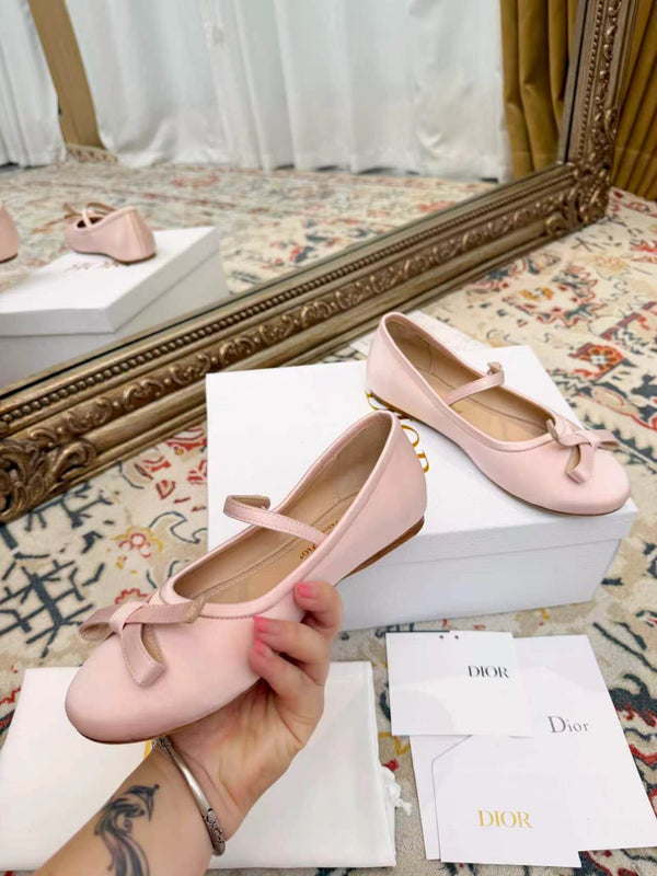 CD Ballerina Flats with a Bow Light Pink in Silk Fabric 771787