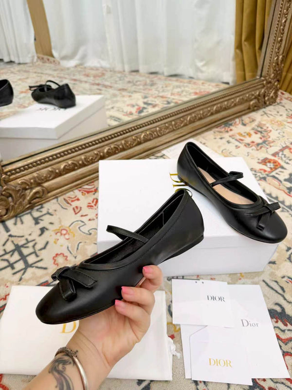 CD Ballerina Flats with a Bow Black in Sheepskin 771786