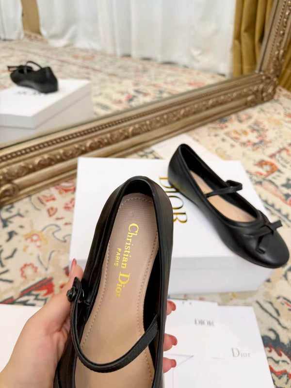 CD Ballerina Flats with a Bow Black in Sheepskin 771786