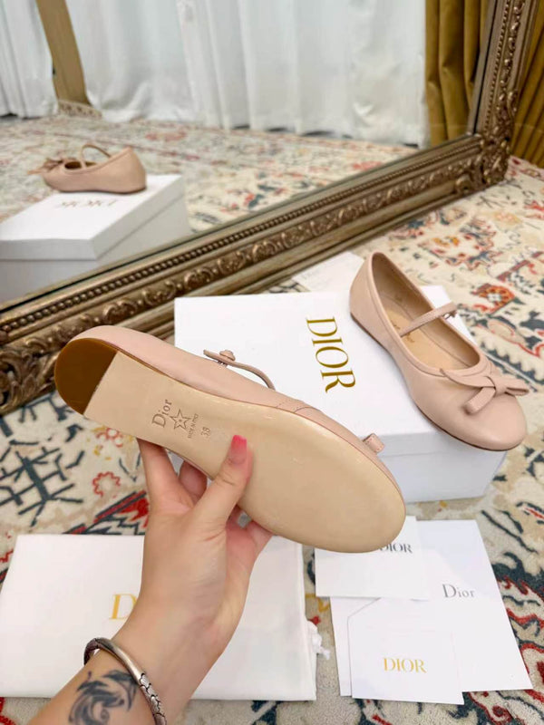 CD Ballerina Flats with a Bow Nude in Sheepskin 771785