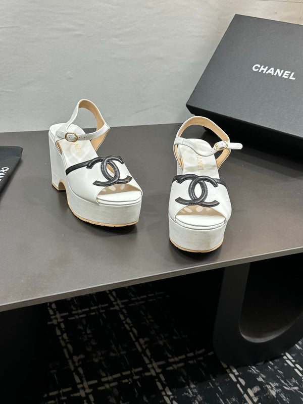 CC Platform Sandal White in Sheepskin 784211