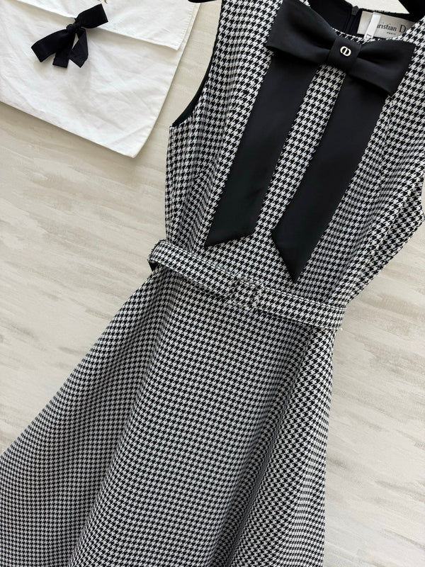 CD 26 Houndstooth Sleeveless Dress White Black in 384696