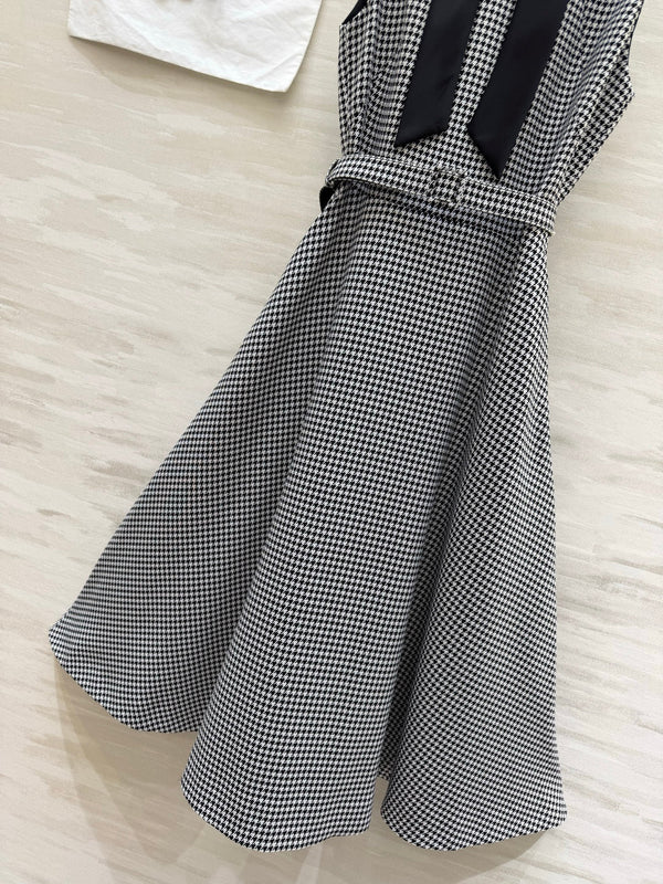 CD 26 Houndstooth Sleeveless Dress White Black in 384696