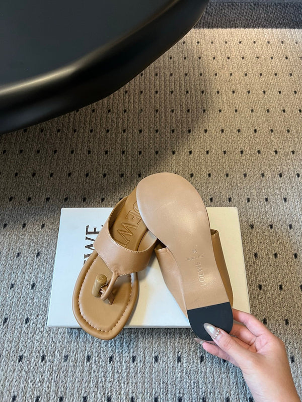 Loew 26 Flip-Flops Light Brown in Cowhide 803538