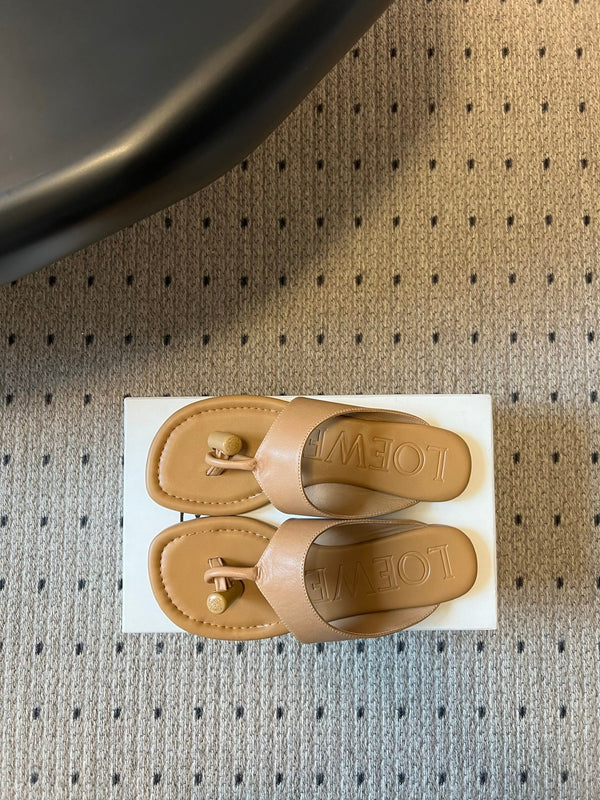 Loew 26 Flip-Flops Light Brown in Cowhide 803538