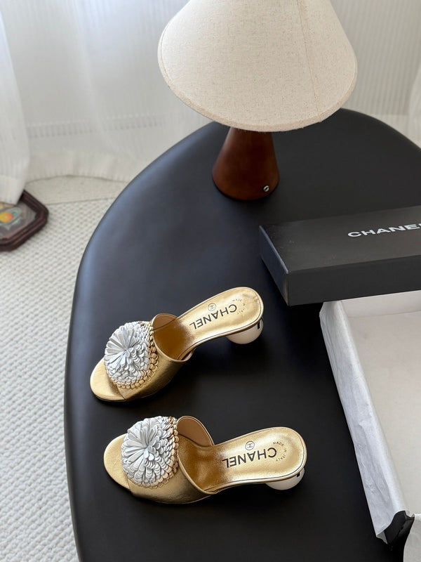 CC 26 Sandal 55mm Camellia Pearl Gold in Cowhide 803190