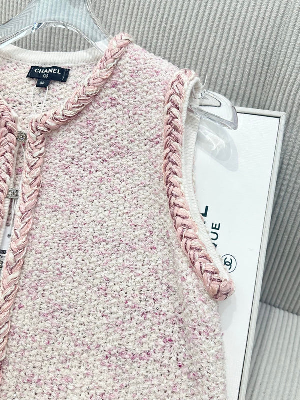 CC 26 Knitted Vest Jacket Light Pink in Wool 387497