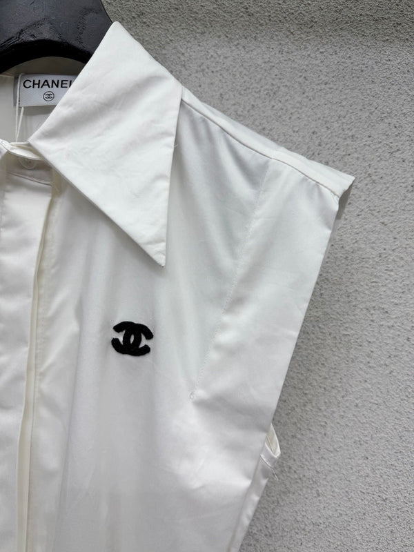 Chemise ajustée CC avec ceinture en coton 388485