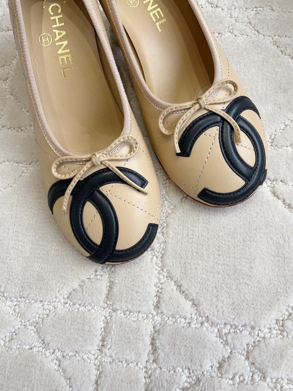 CC 26 Pump with Pearl Heels 65mm Beige in Cowhide 808019