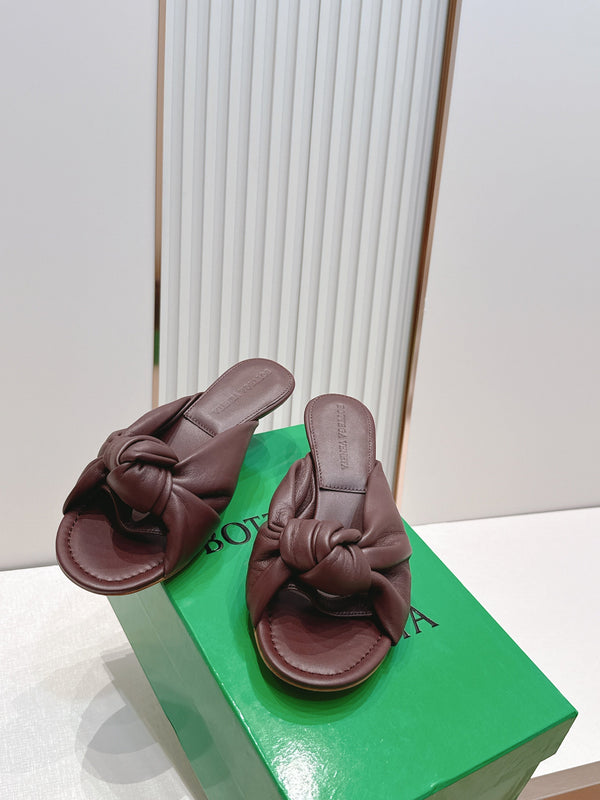 BV Maroon Knotted Slides 5.5cm Chocolate Leather 798055