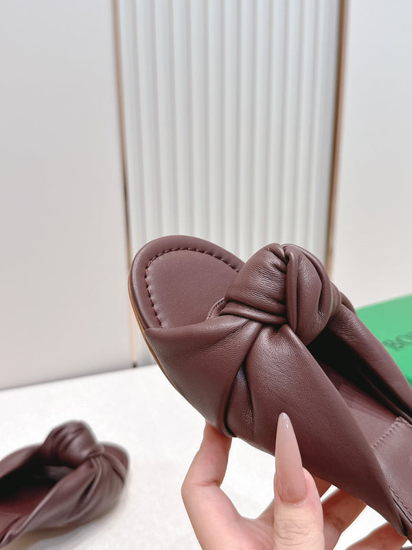 BV Maroon Knotted Slides 5.5cm Chocolate Leather 798055