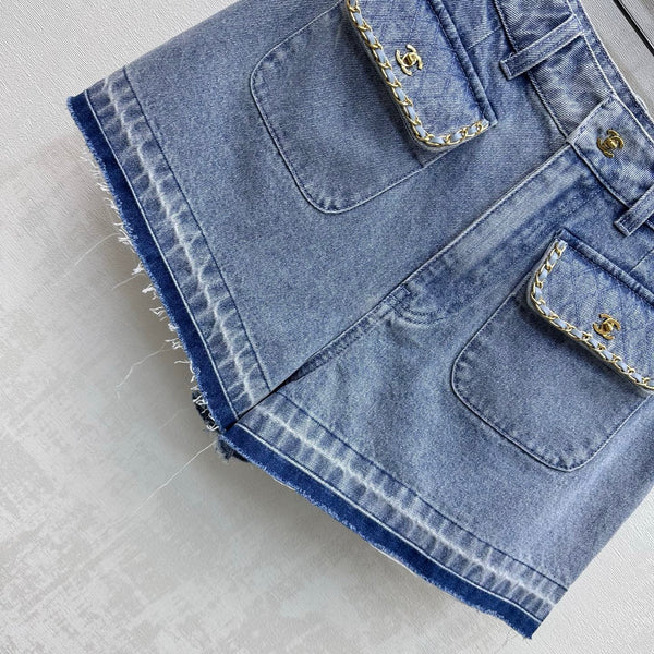CC 26 Fringe-Edge Denim Shorts Blue in Cotton 389536