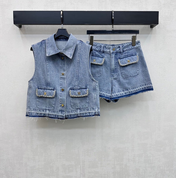 CC 26 Fringe-Edge Denim Shorts Blue in Cotton 389536