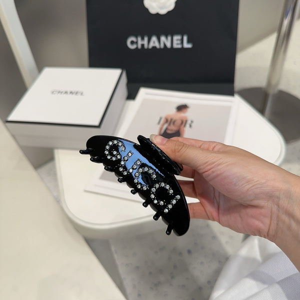 GG Crystal Resin Hair Clip 285061