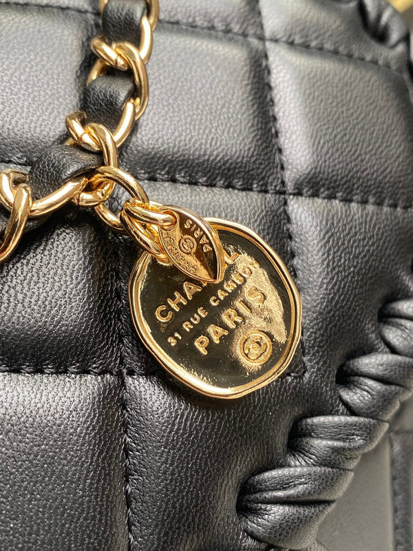 CC Flap Bag 22cm Black Lambskin