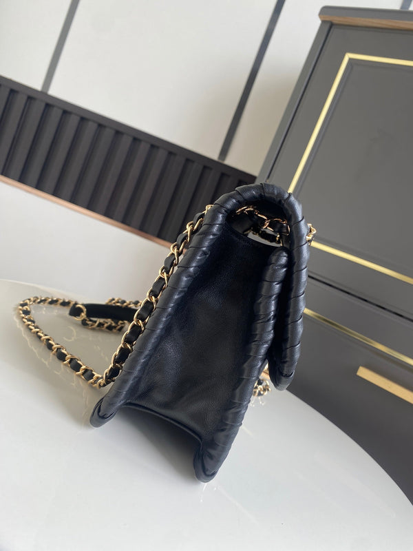 CC Flap Bag 22cm Black Lambskin
