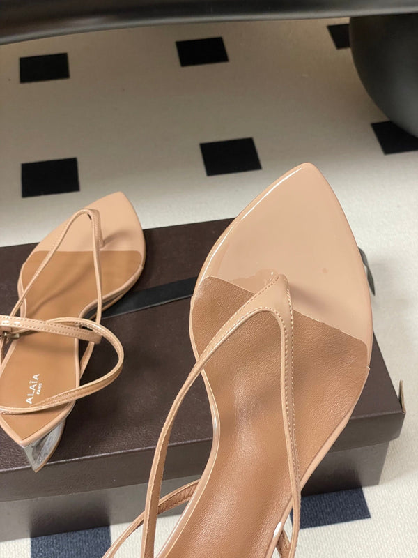 Alaia Thong Sandals Light Begie 3cm Patent Leather 835289