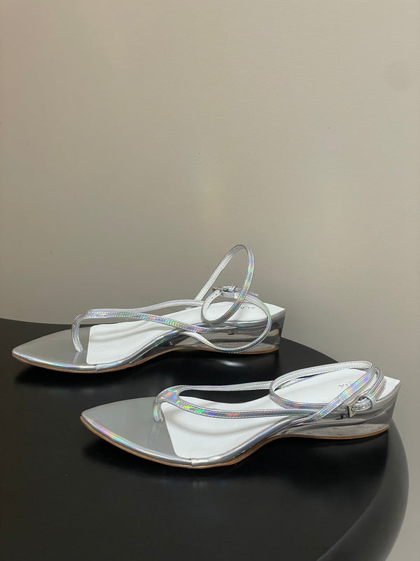 Alaia Thong Sandals Silver 3cm Patent Leather 835286