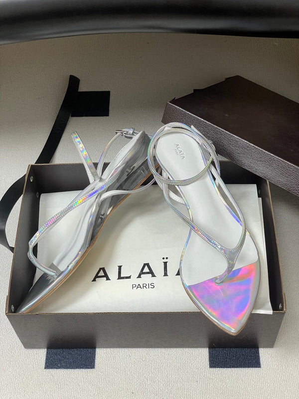 Alaia Thong Sandals Silver 3cm Patent Leather 835286