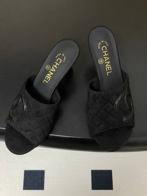 CC 26A Logo Quilted Heeled Sandals 8cm Black Suede 834706