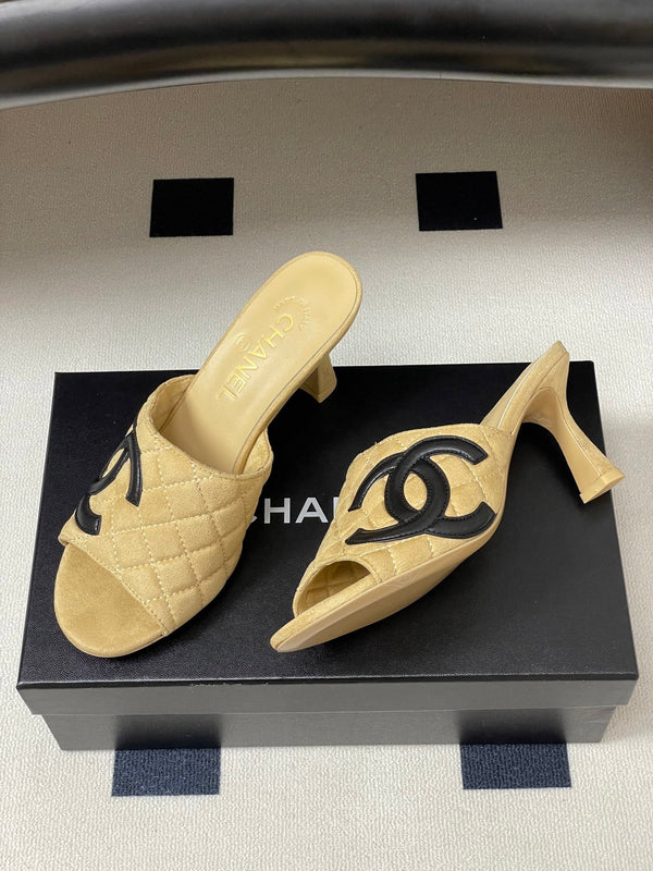 CC 26A Logo Quilted Heeled Sandals 8cm Begie Black Suede 834705